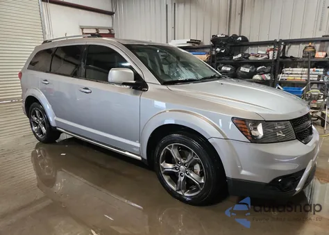 2017 Dodge Journey Crossroad z USA, uszkodzony, nr VIN 3C4PDCGG9HT516847